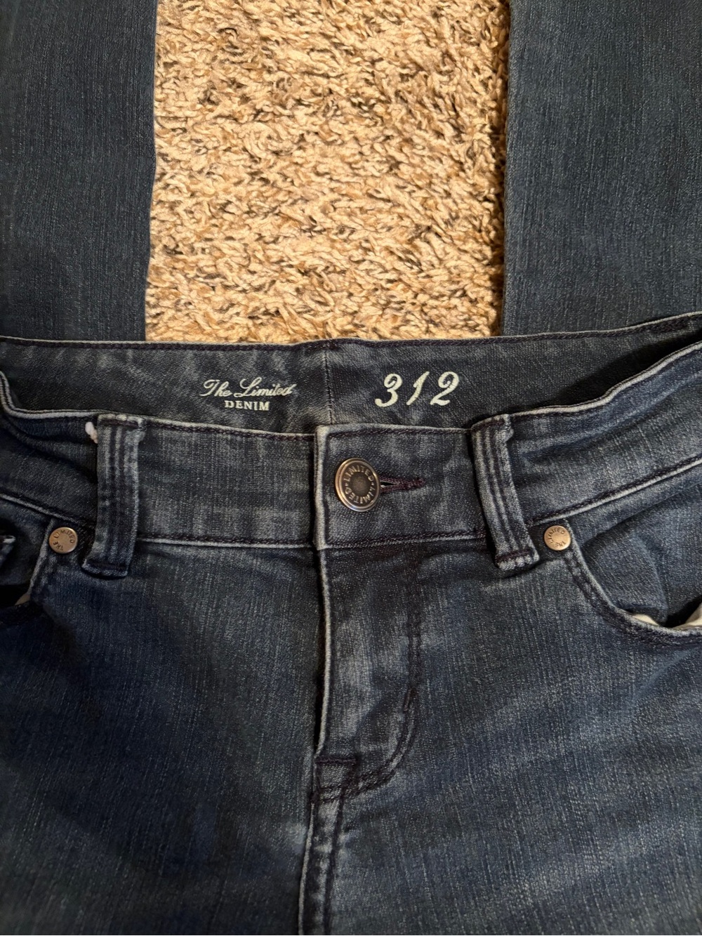 The Limited Women's Dark Wash 312 Jeans (0P) 28 inseam. Immediate shipping!
